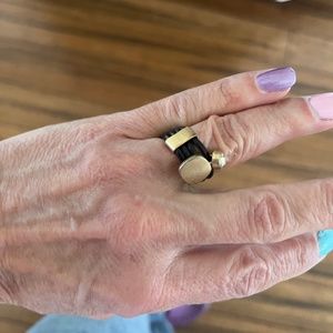 costume ring- black leather band size 7